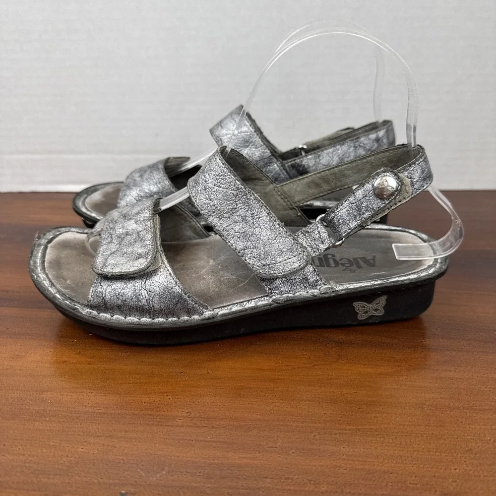 Women's Alegria Verona Pewter Crackled Leather Sandals Size 6 - Picture 6 of 11
